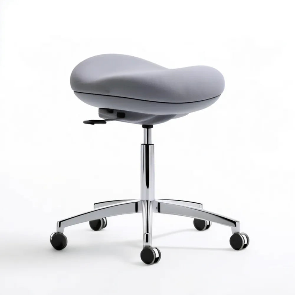 Ergonomiczny taboret siodłowy z regulacją wysokości 48–63 cm, szary/chromowany/czarny, siedzisko 46 × 38 cm